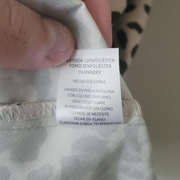 New Bailey's Blossoms Alredine Leopard Pinted Wrap Mommy & Me Dresses Sz S & 3T - Picture 3 of 12